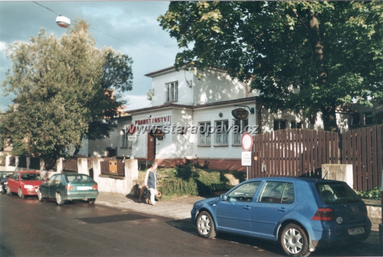 nerudova (16).jpg - Hospoda U Antobna na fotografii z konce 90.let 20.století.
